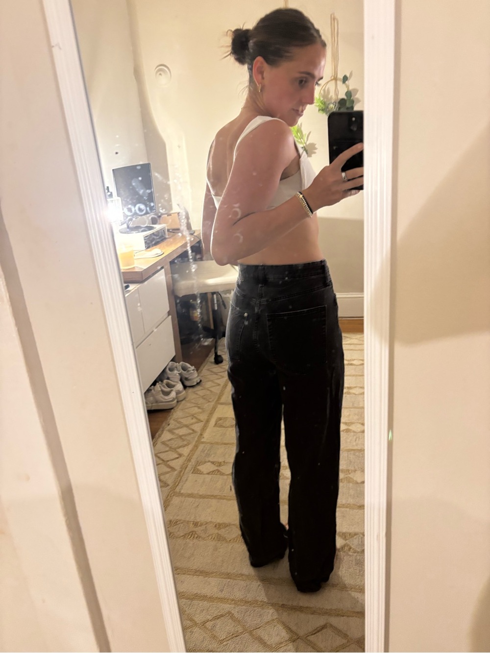 H&M Black Flared Wide-Leg Jeans — Classic Five-Pocket Style - Picture 2 of 5